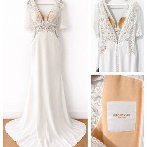 NWT Pronovias White Lace V-Neck Bridal Gown
